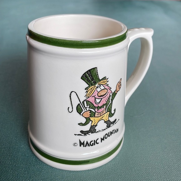 Vintage Six Flags Magic Mountain Leprechaun Mug 15oz - Picture 3 of 11